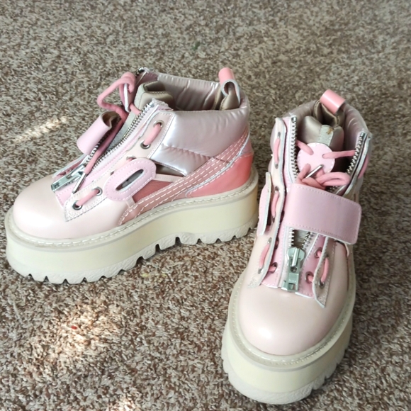 Barbie Edition | Fall & Winter | Fenty Rihanna Limited Edition Platform - Picture 2 of 8